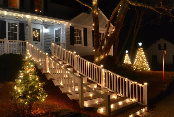 Christmas and Trim Lighting Installation Christmas and Trim Lighting Installation