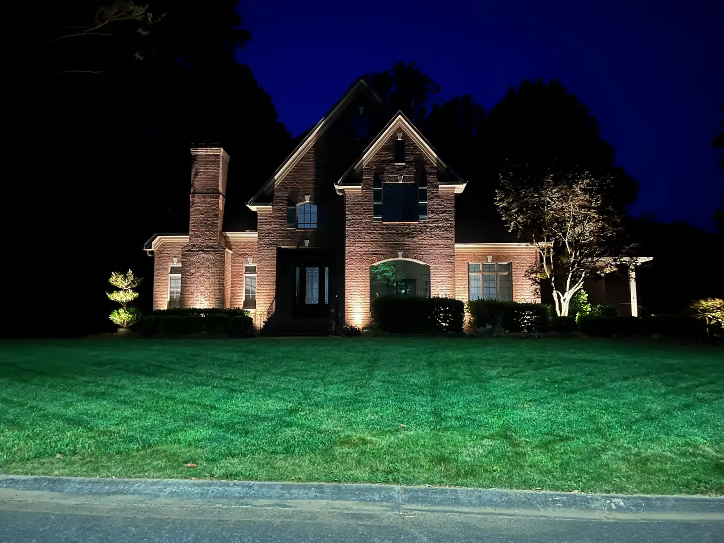 Exterior Lighting Contractor for Residential Home Exterior Lighting Contractor for Residential Home